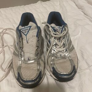 Women’s Brooks Adrenaline GTS 9 Running Shoe | Size 8